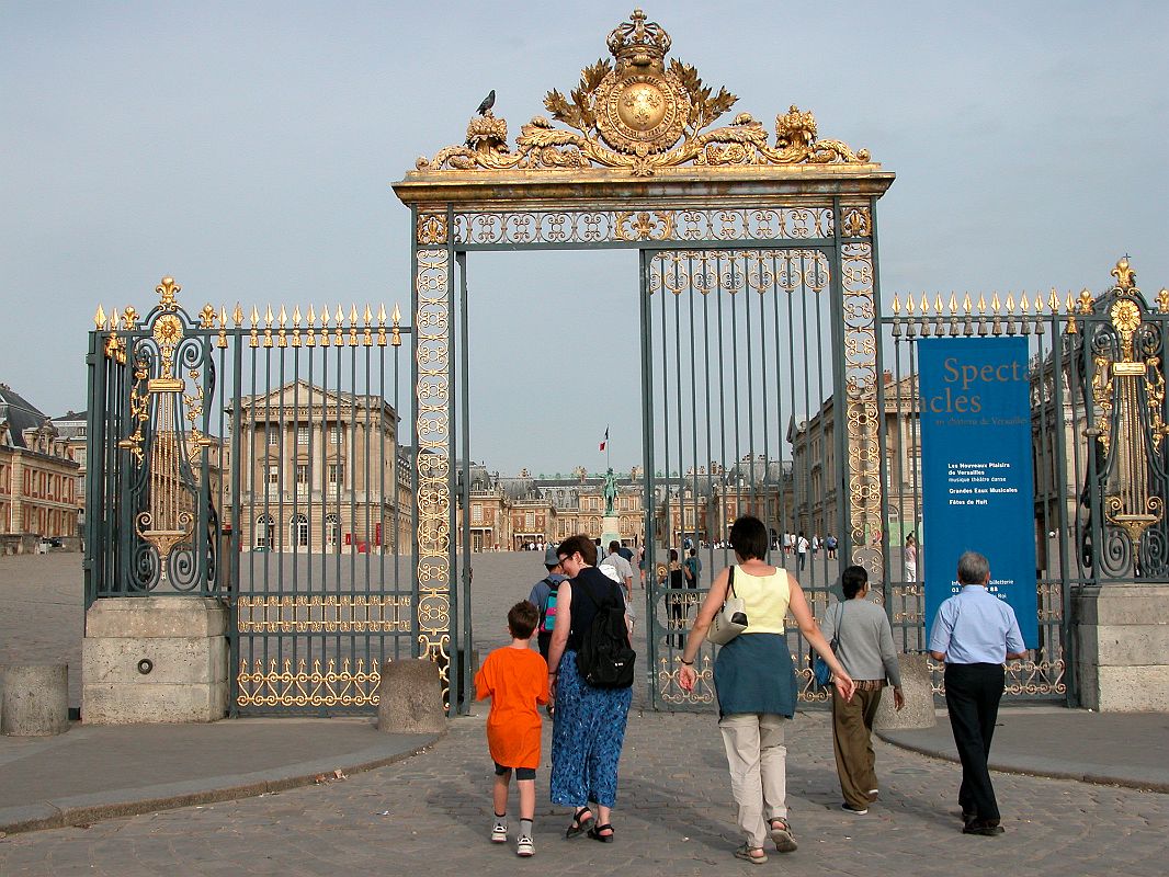 Paris Versailles 02 Entrance Gate 